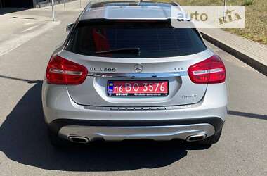 Позашляховик / Кросовер Mercedes-Benz GLA-Class 2015 в 
