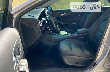 Позашляховик / Кросовер Mercedes-Benz GLA-Class 2015 в 
