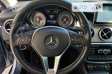 Позашляховик / Кросовер Mercedes-Benz GLA-Class 2015 в 