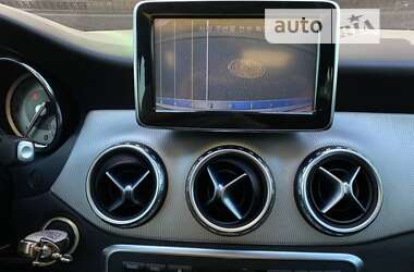 Позашляховик / Кросовер Mercedes-Benz GLA-Class 2015 в 