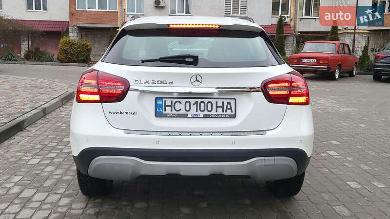 Внедорожник / Кроссовер Mercedes-Benz GLA-Class 2018 в 