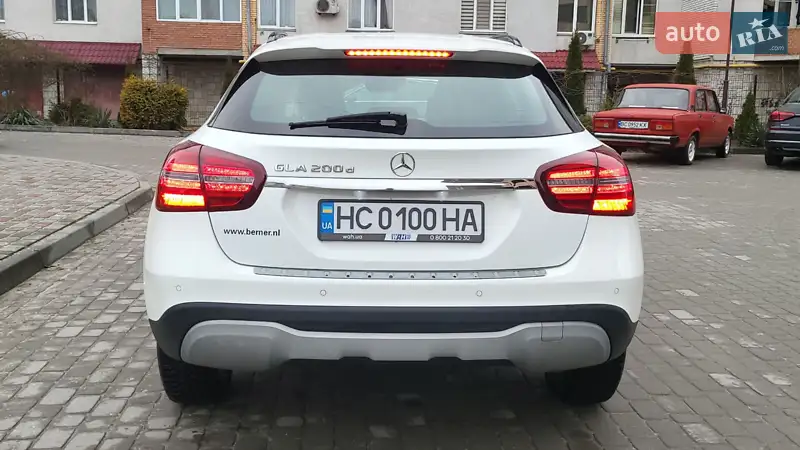 Внедорожник / Кроссовер Mercedes-Benz GLA-Class 2018 в 