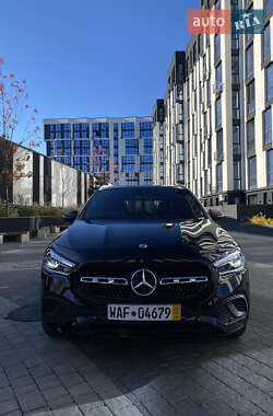 Mercedes-Benz GLA-Class 2021