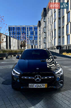 Mercedes-Benz GLA-Class 2021