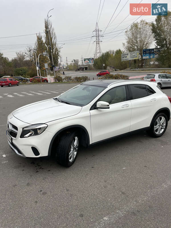 Внедорожник / Кроссовер Mercedes-Benz GLA-Class 2018 в Вышгороде