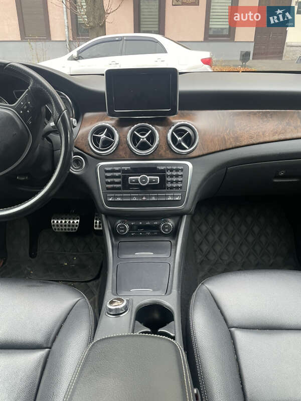 Внедорожник / Кроссовер Mercedes-Benz GLA-Class 2015 в Полтаве