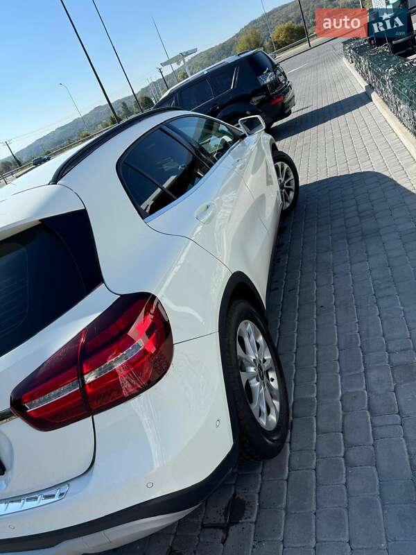 Внедорожник / Кроссовер Mercedes-Benz GLA-Class 2017 в Киеве