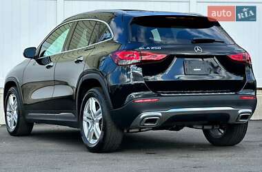 Внедорожник / Кроссовер Mercedes-Benz GLA-Class 2022 в 