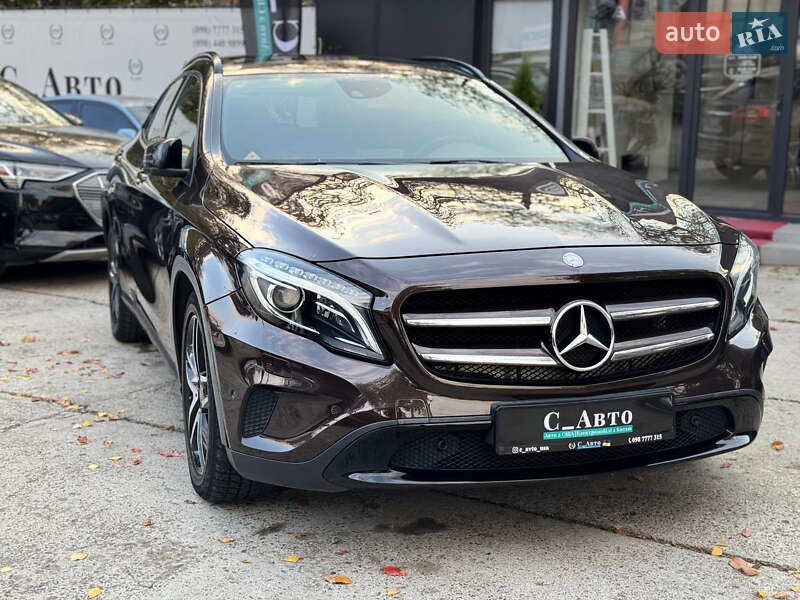 Позашляховик / Кросовер Mercedes-Benz GLA-Class 2014 в 