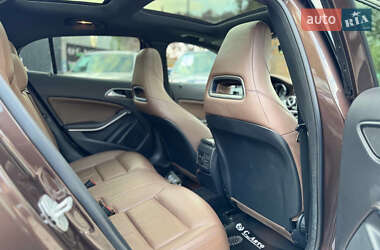 Позашляховик / Кросовер Mercedes-Benz GLA-Class 2014 в 