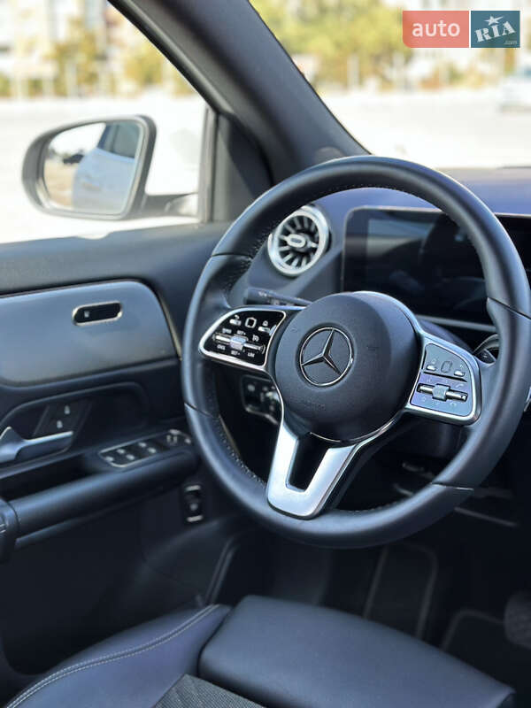 Позашляховик / Кросовер Mercedes-Benz GLA-Class 2021 в Києві