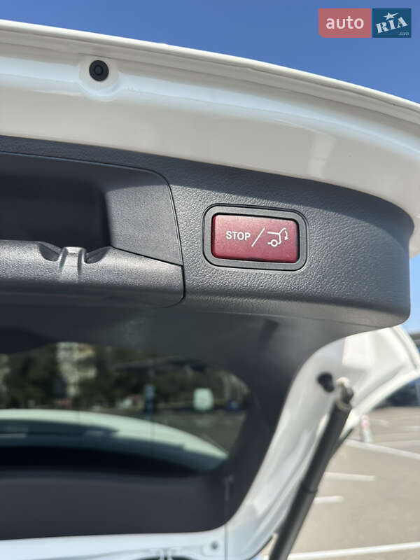 Позашляховик / Кросовер Mercedes-Benz GLA-Class 2021 в Києві