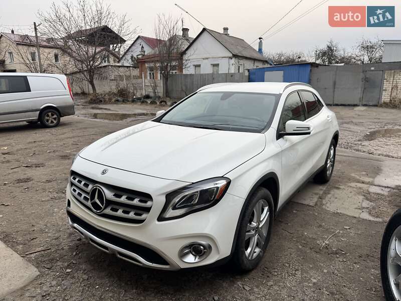 Внедорожник / Кроссовер Mercedes-Benz GLA-Class 2018 в 
