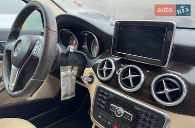 Внедорожник / Кроссовер Mercedes-Benz GLA-Class 2015 в 