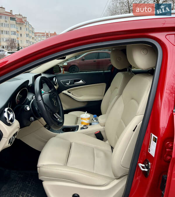 Внедорожник / Кроссовер Mercedes-Benz GLA-Class 2017 в Киеве
