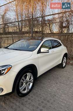 Позашляховик / Кросовер Mercedes-Benz GLA-Class 2017 в 