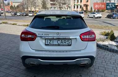 Позашляховик / Кросовер Mercedes-Benz GLA-Class 2017 в 