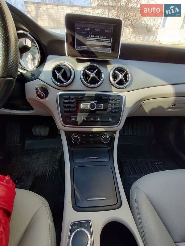 Внедорожник / Кроссовер Mercedes-Benz GLA-Class 2014 в Виннице фото 10 Внедорожник / Кроссовер Mercedes-Benz GLA-Class 2014 в Виннице