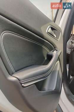 Позашляховик / Кросовер Mercedes-Benz GLA-Class 2017 в 