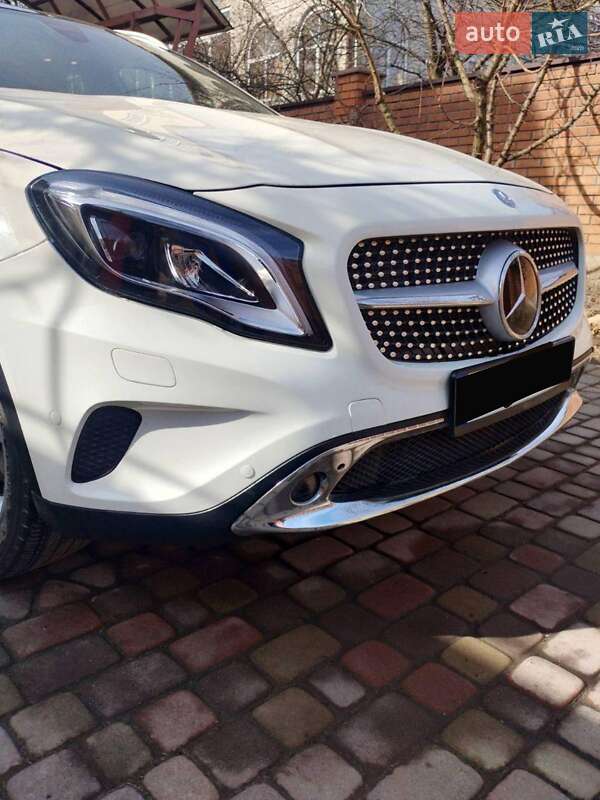 Внедорожник / Кроссовер Mercedes-Benz GLA-Class 2017 в Луцке