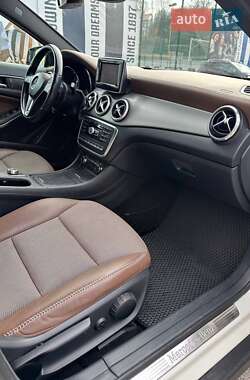 Позашляховик / Кросовер Mercedes-Benz GLA-Class 2014 в 