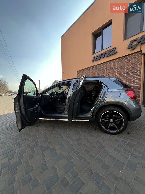 Внедорожник / Кроссовер Mercedes-Benz GLA-Class 2016 в Днепре
