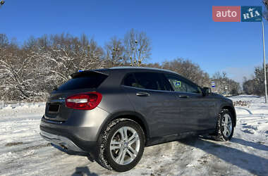 Позашляховик / Кросовер Mercedes-Benz GLA-Class 2015 в 
