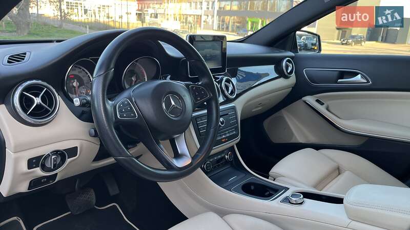 Внедорожник / Кроссовер Mercedes-Benz GLA-Class 2016 в Николаеве