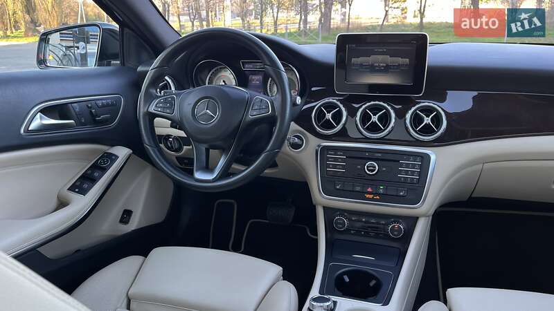 Внедорожник / Кроссовер Mercedes-Benz GLA-Class 2016 в Николаеве