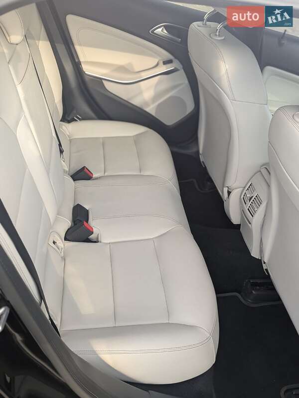 Позашляховик / Кросовер Mercedes-Benz GLA-Class 2019 в Харкові