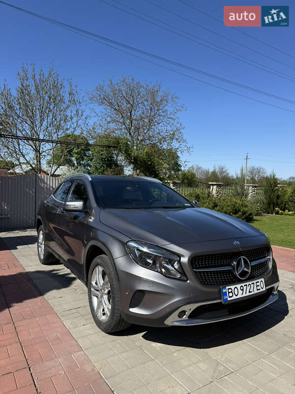 Внедорожник / Кроссовер Mercedes-Benz GLA-Class 2016 в 