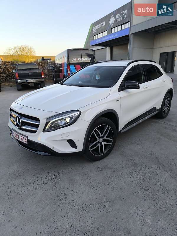Mercedes-Benz GLA-Class 2016