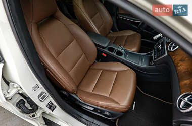 Внедорожник / Кроссовер Mercedes-Benz GLA-Class 2014 в 