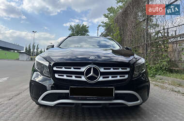 Позашляховик / Кросовер Mercedes-Benz GLA-Class 2017 в 