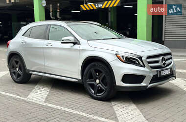 Позашляховик / Кросовер Mercedes-Benz GLA-Class 2015 в 