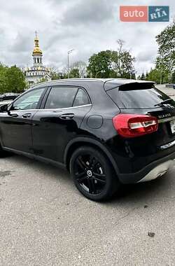 Внедорожник / Кроссовер Mercedes-Benz GLA-Class 2018 в 