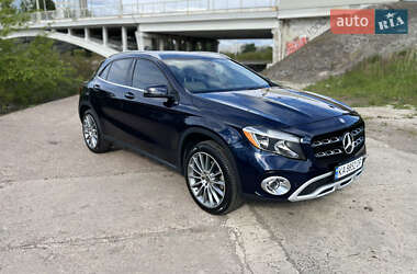 Позашляховик / Кросовер Mercedes-Benz GLA-Class 2017 в 