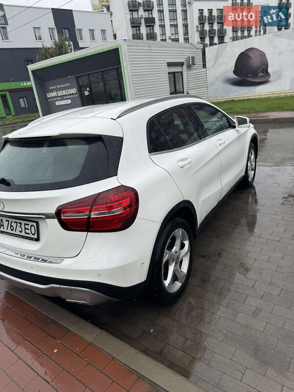 Внедорожник / Кроссовер Mercedes-Benz GLA-Class 2018 в Киеве
