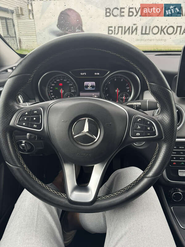 Внедорожник / Кроссовер Mercedes-Benz GLA-Class 2018 в Киеве