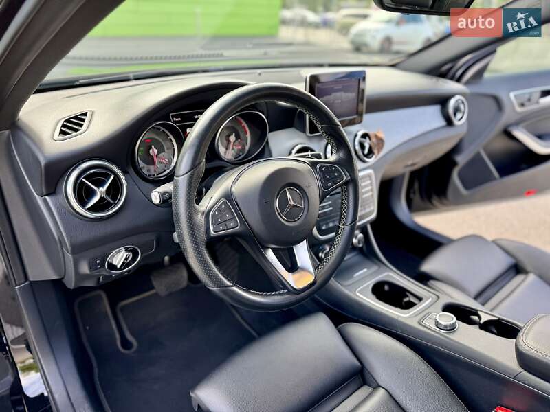 Позашляховик / Кросовер Mercedes-Benz GLA-Class 2016 в Києві