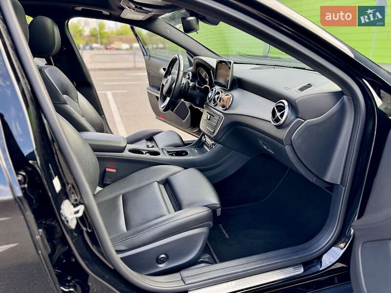 Позашляховик / Кросовер Mercedes-Benz GLA-Class 2016 в Києві