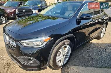 Mercedes-Benz GLA-Class 2021