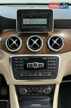 Позашляховик / Кросовер Mercedes-Benz GLA-Class 2015 в 