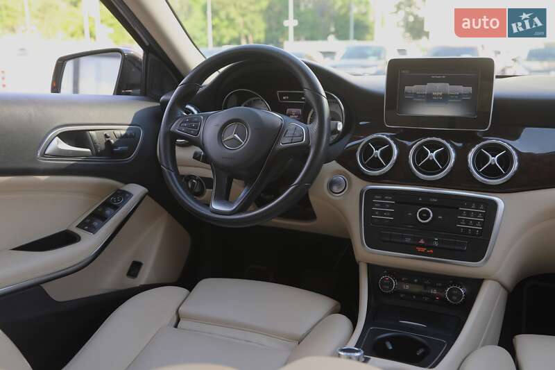 Позашляховик / Кросовер Mercedes-Benz GLA-Class 2016 в Харкові