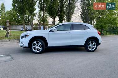 Позашляховик / Кросовер Mercedes-Benz GLA-Class 2018 в 