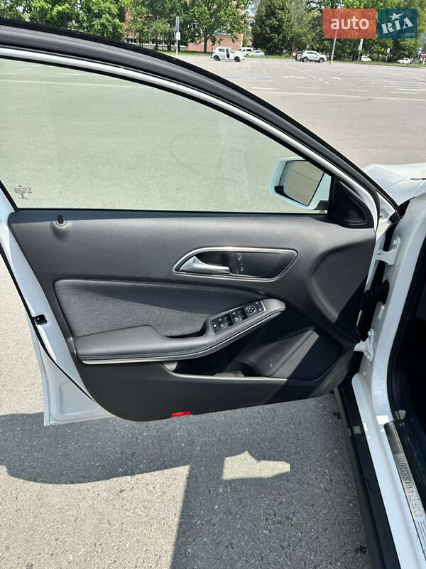 Позашляховик / Кросовер Mercedes-Benz GLA-Class 2019 в Кропивницькому