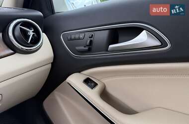 Внедорожник / Кроссовер Mercedes-Benz GLA-Class 2016 в 