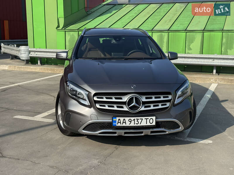 Внедорожник / Кроссовер Mercedes-Benz GLA-Class 2018 в Киеве