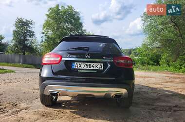 Внедорожник / Кроссовер Mercedes-Benz GLA-Class 2015 в 