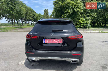 Внедорожник / Кроссовер Mercedes-Benz GLA-Class 2020 в 
